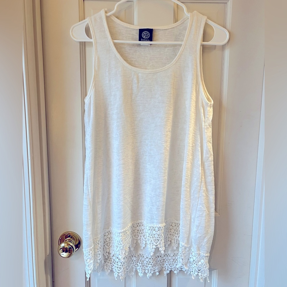 Bobeau white Lace Trim Hi-lo Tank Top